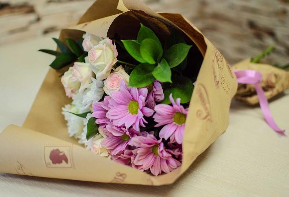 Букет цветов из: Розы и Хризантемы в Цветово 1-ом