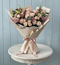 Букет цветов из:  Розы и Лизиантусы в Цветово 1-ом