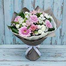 Букет цветов из:  Герберы, Альстромерии и Хризантемы #REPLACE_PRED# Цветово 1-ом