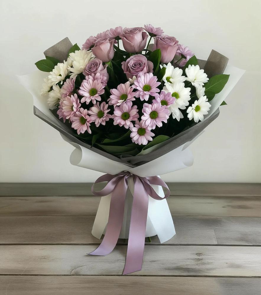 Букет цветов из: Хризантемы и Розы в Цветово 1-ом