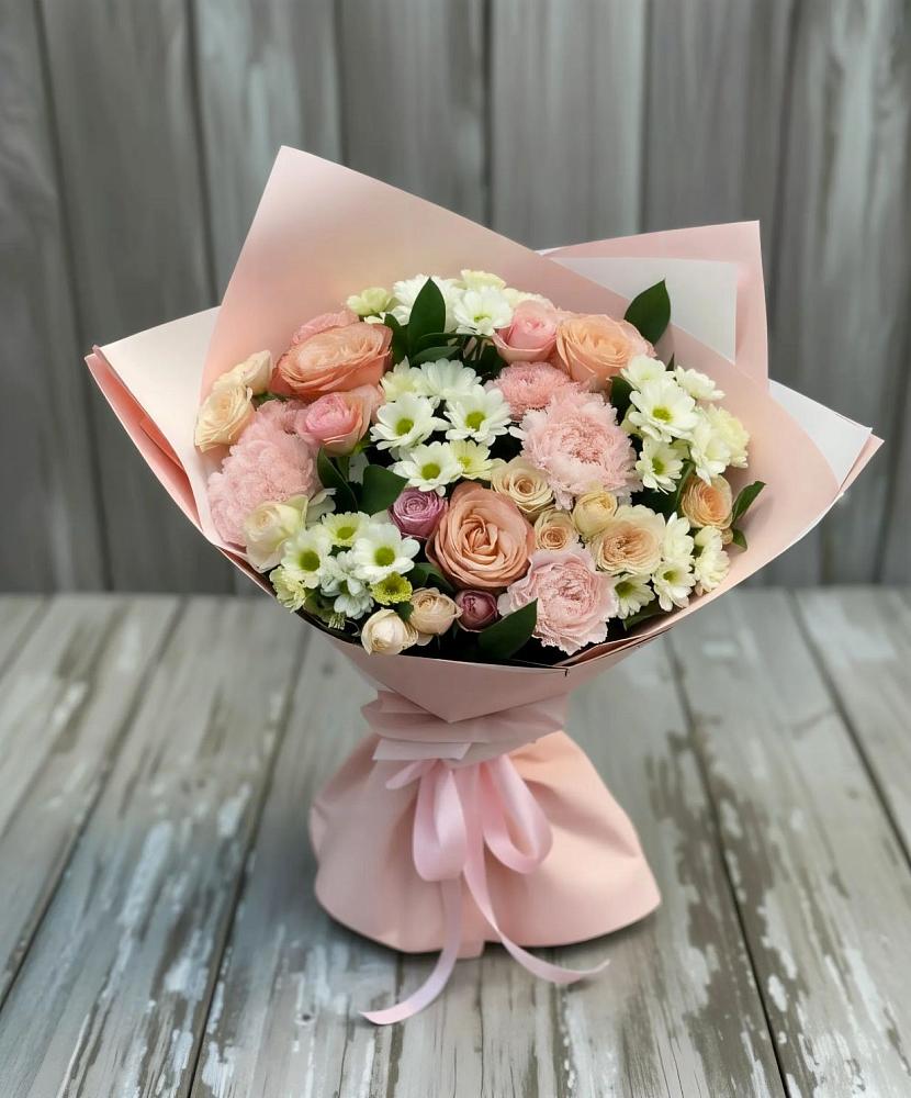 Букет цветов из: Гвоздики, Розы и Хризантемы в Цветово 1-ом