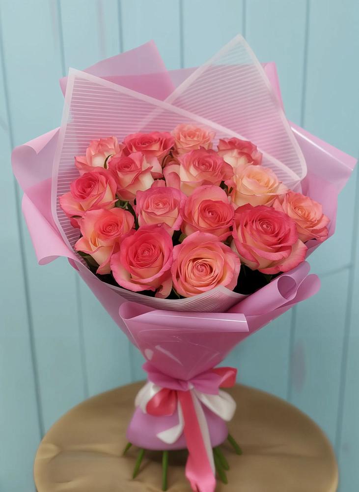 Букет 15 Розовых роз Равель в Цветово 1-ом