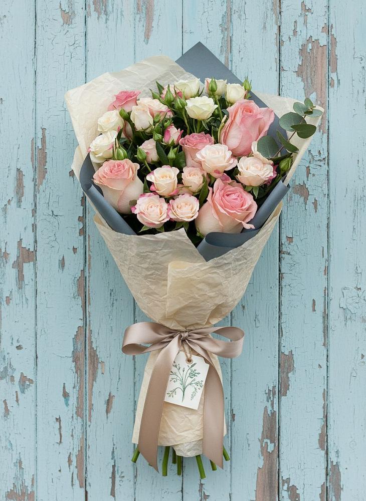 Букет цветов из: Розы в Цветово 1-ом