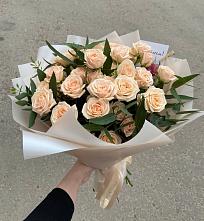 Букет Кремовые розы Латте в Цветово 1-ом
