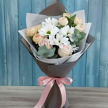 Букет цветов из:  Хризантемы и Розы в Цветово 1-ом