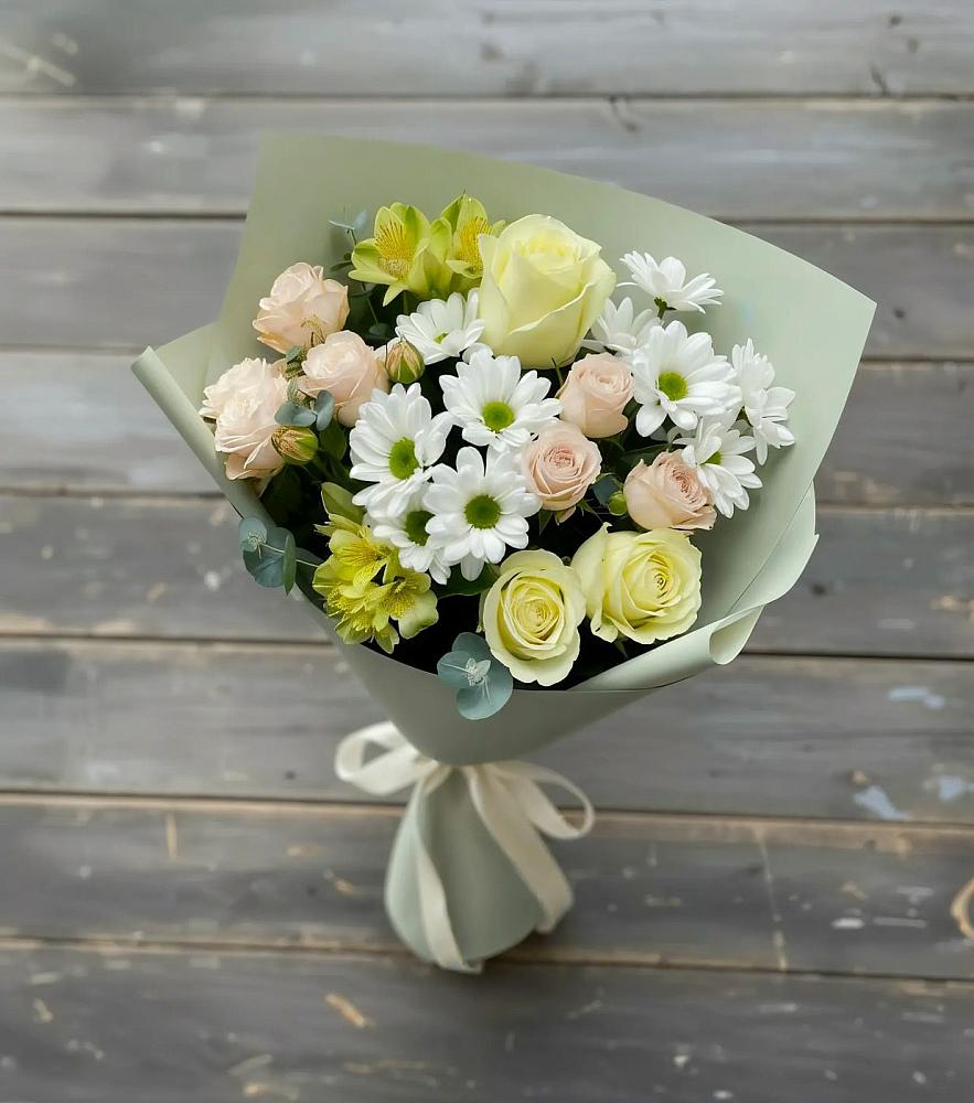Букет цветов из: Альстромерии, Розы и Хризантемы в Цветово 1-ом