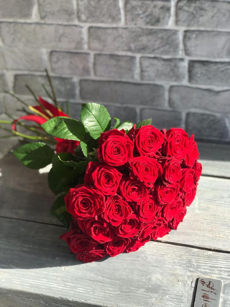 Букет Красные розы Фридом в Цветово 1-ом