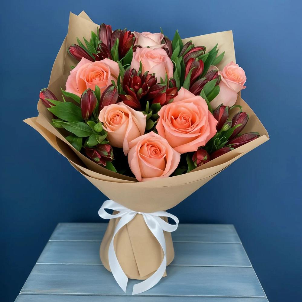 Букет цветов из: Розы и Альстромерии в Цветово 1-ом