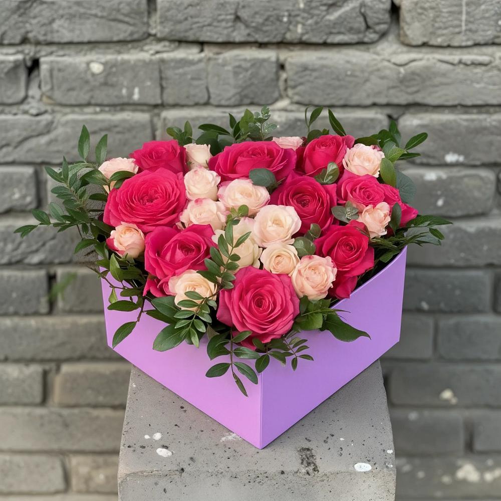 Цветочная композиция из Розы в коробке в Цветово 1-ом