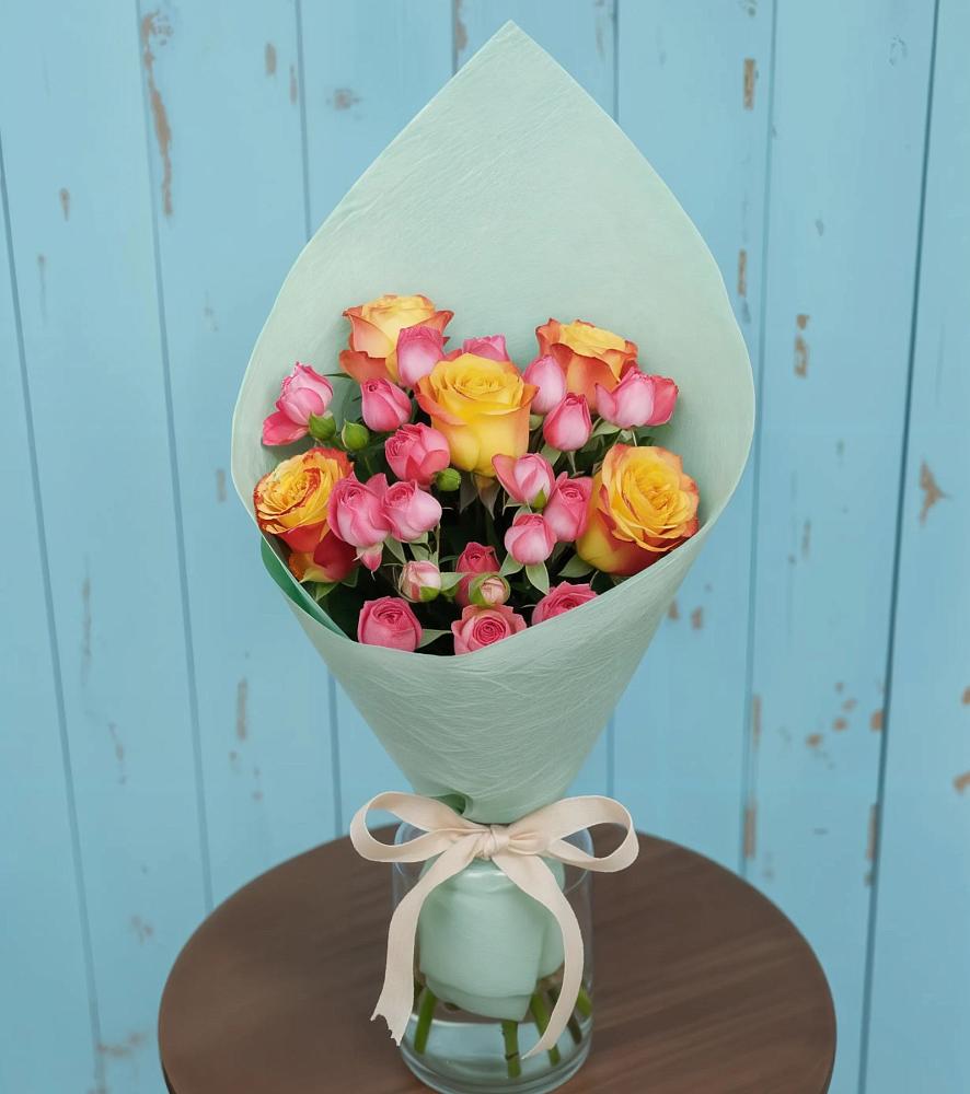 Букет цветов из: Розы в Цветово 1-ом