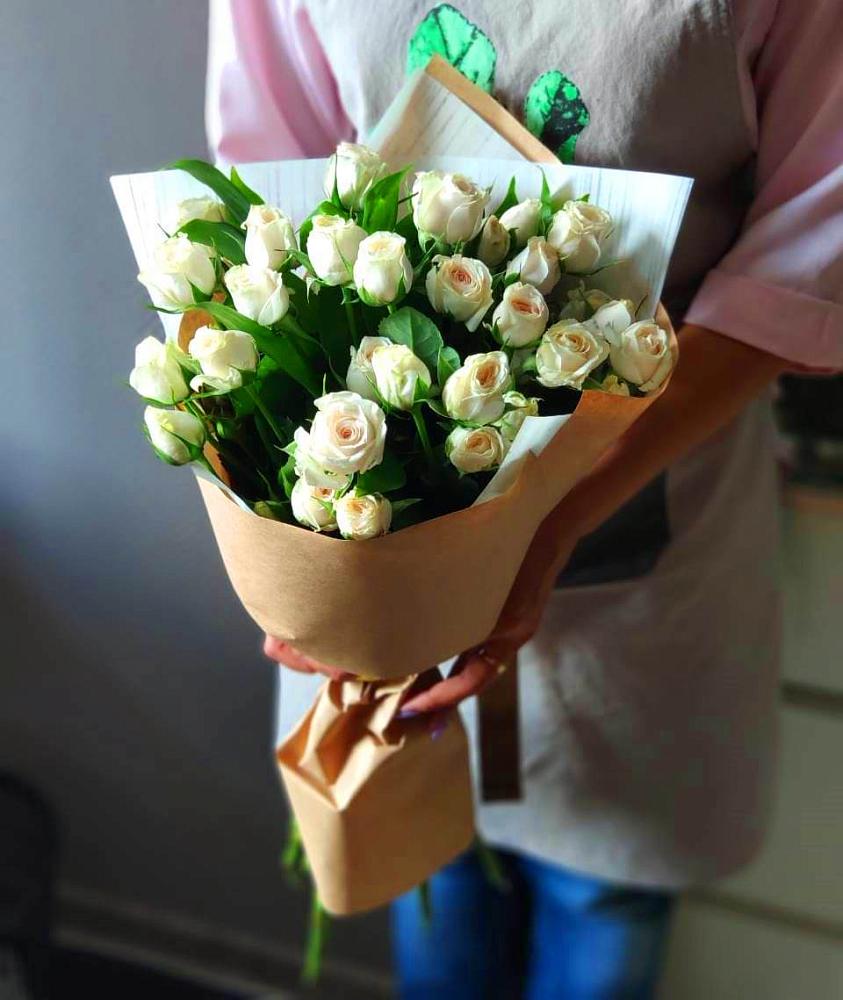 Букет цветов из: Розы в Цветово 1-ом