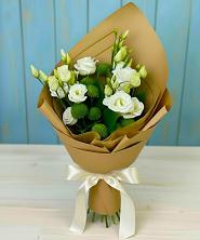 Букет цветов из:  Хризантемы и Лизиантусы в Цветово 1-ом