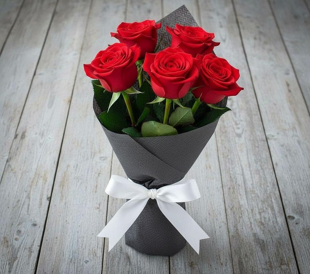 Букет 5 Красных роз Эдлесс Лав в Цветово 1-ом