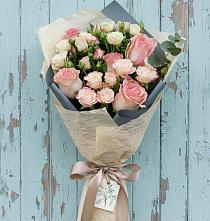 Букет цветов из:  Розы в Цветово 1-ом