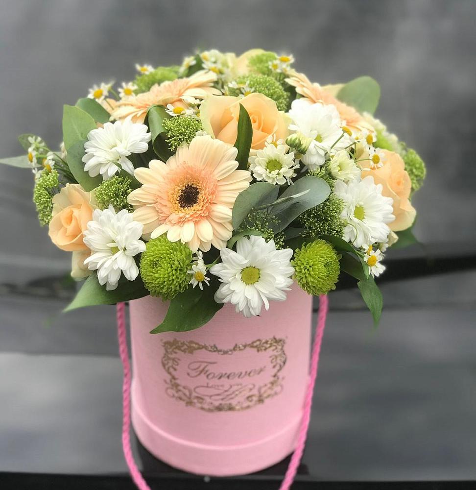 Цветочная композиция из Розы, Герберы и Хризантемы в шляпной коробке в Цветово 1-ом